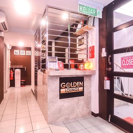 Super Oyo 89465 Golden Lounge Hotel Кучинг Екстериор снимка